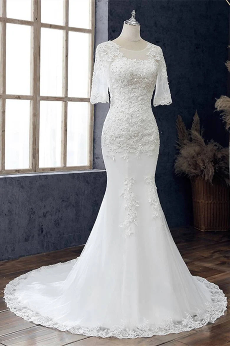 Robe de mariée sirène blanche à manches mi-longues et bijoux